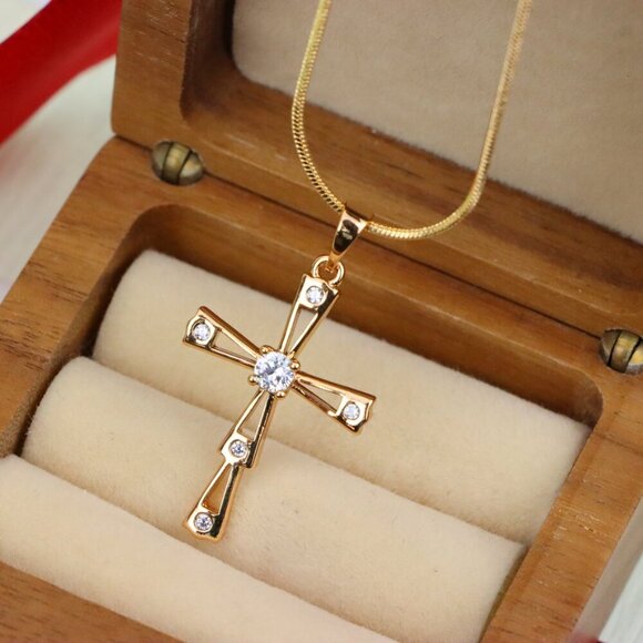 "Elegant Rose Gold Cross Pendant with Sparkling Center Stone, XPPT1833 - Picture 2 of 12